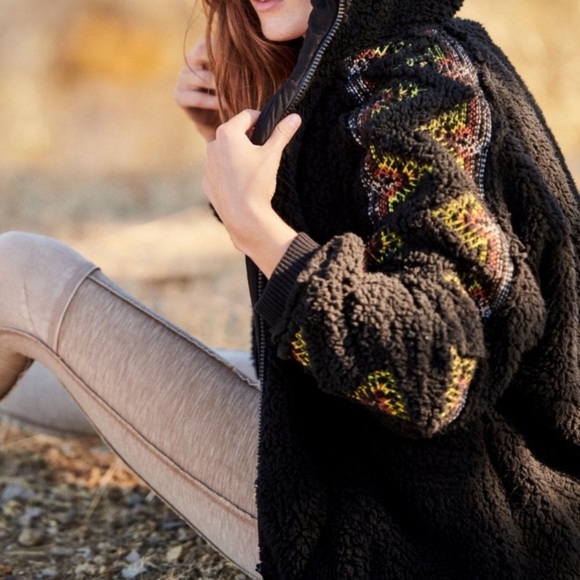 Free People sherpa jacket in black NWOT - Picture 4 of 6